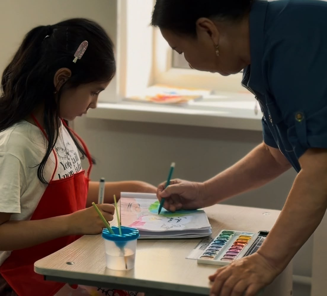 children painting art class